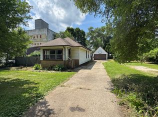 828 Wayne St, Jackson, MI 49202