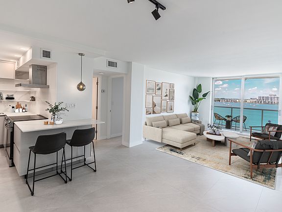 3rd image of 2841 NE 163rd St APT 1105
