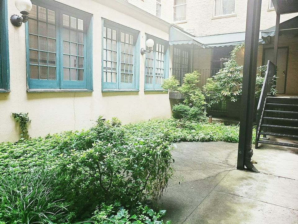 1st image of 350 Lincoln Pl APT 3Q