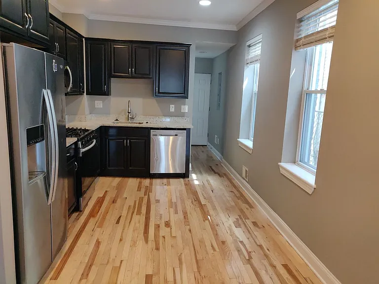 103 S Highland Ave — Photo 5