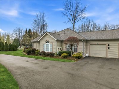 8 Stone Ridge Blvd, Hermitage, PA, 16148