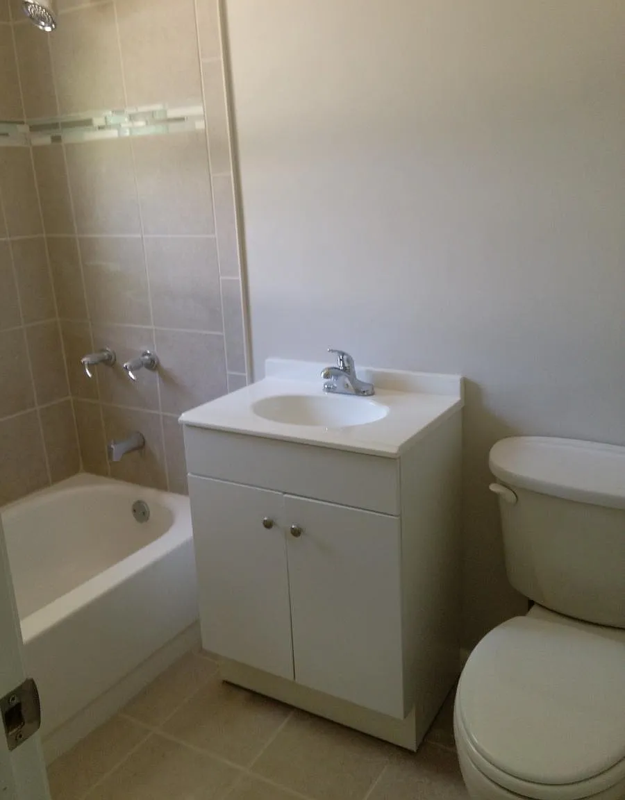 432 Ashley Street — Photo 4