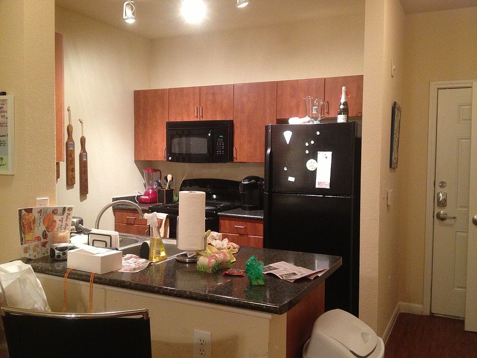 2nd image of 600 W 26th St APT 3216