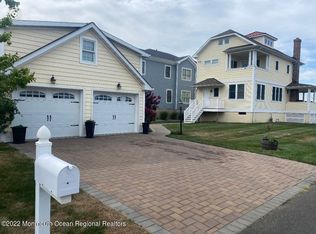 42 Valentine St, Monmouth Beach, NJ 07750