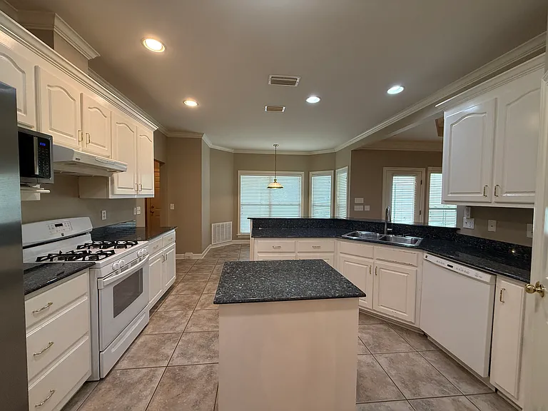 9090 Pleasant Rd — Photo 5