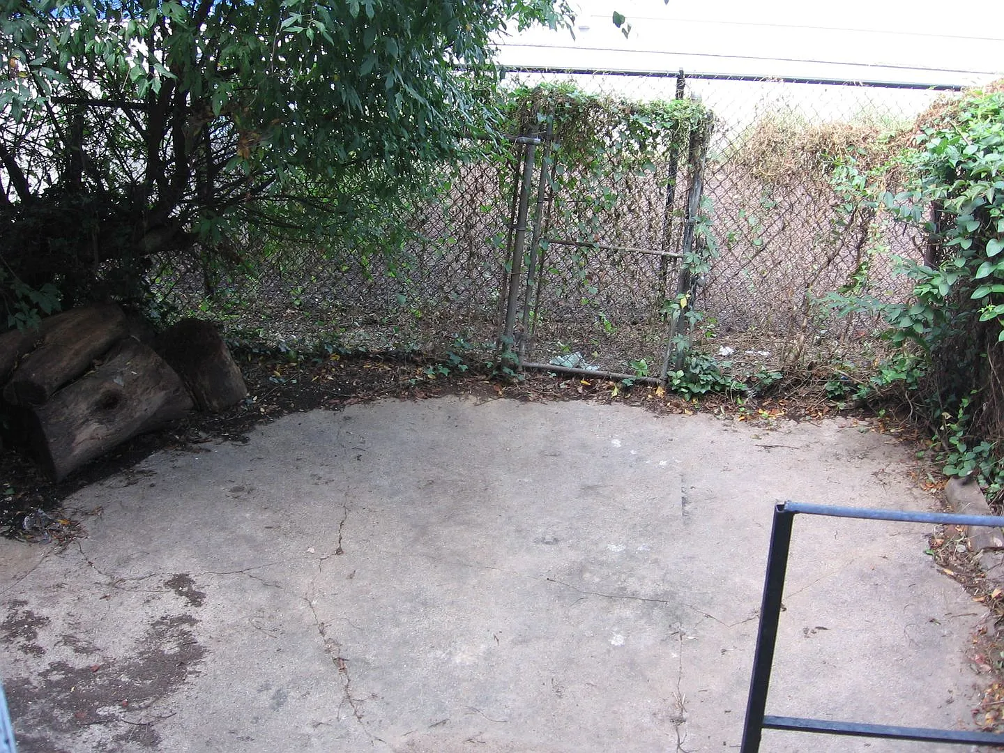 Enclosed Front Porch Row - Kingsessing — Photo 3