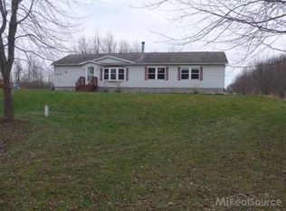 7388 Ross Rd, Almont, MI 48003