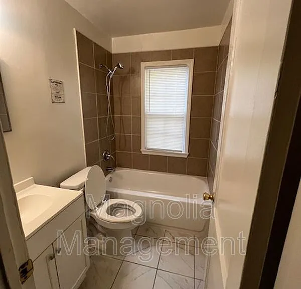1212 Parham St — Photo 6