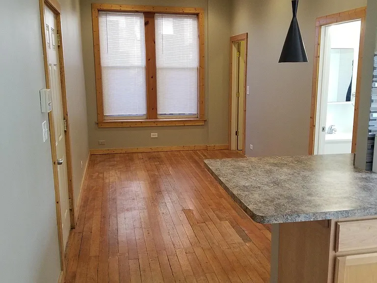 2204 W North Ave #2R — Photo 2
