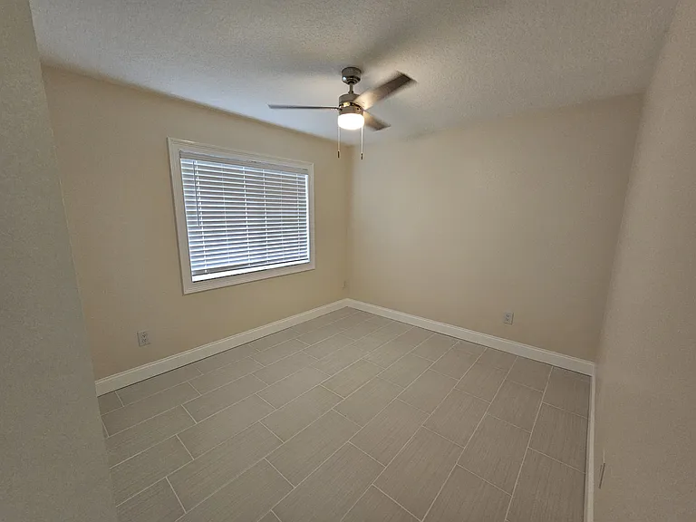 414 Sandpiper Ridge Dr — Photo 9
