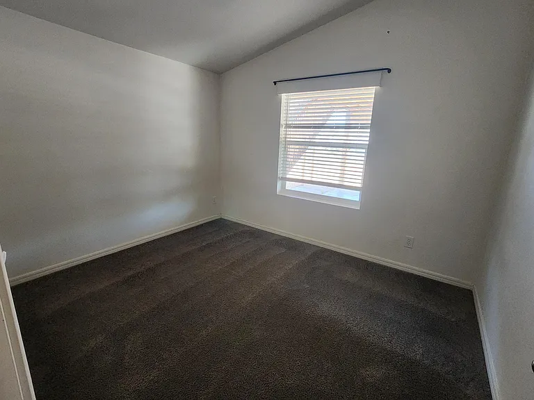 221 S Wahweap Dr — Photo 7