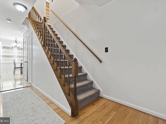 2nd image of 5911 Queens Mill Cir