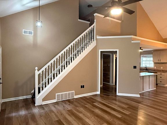 3rd image of 5881 Morganton Dr