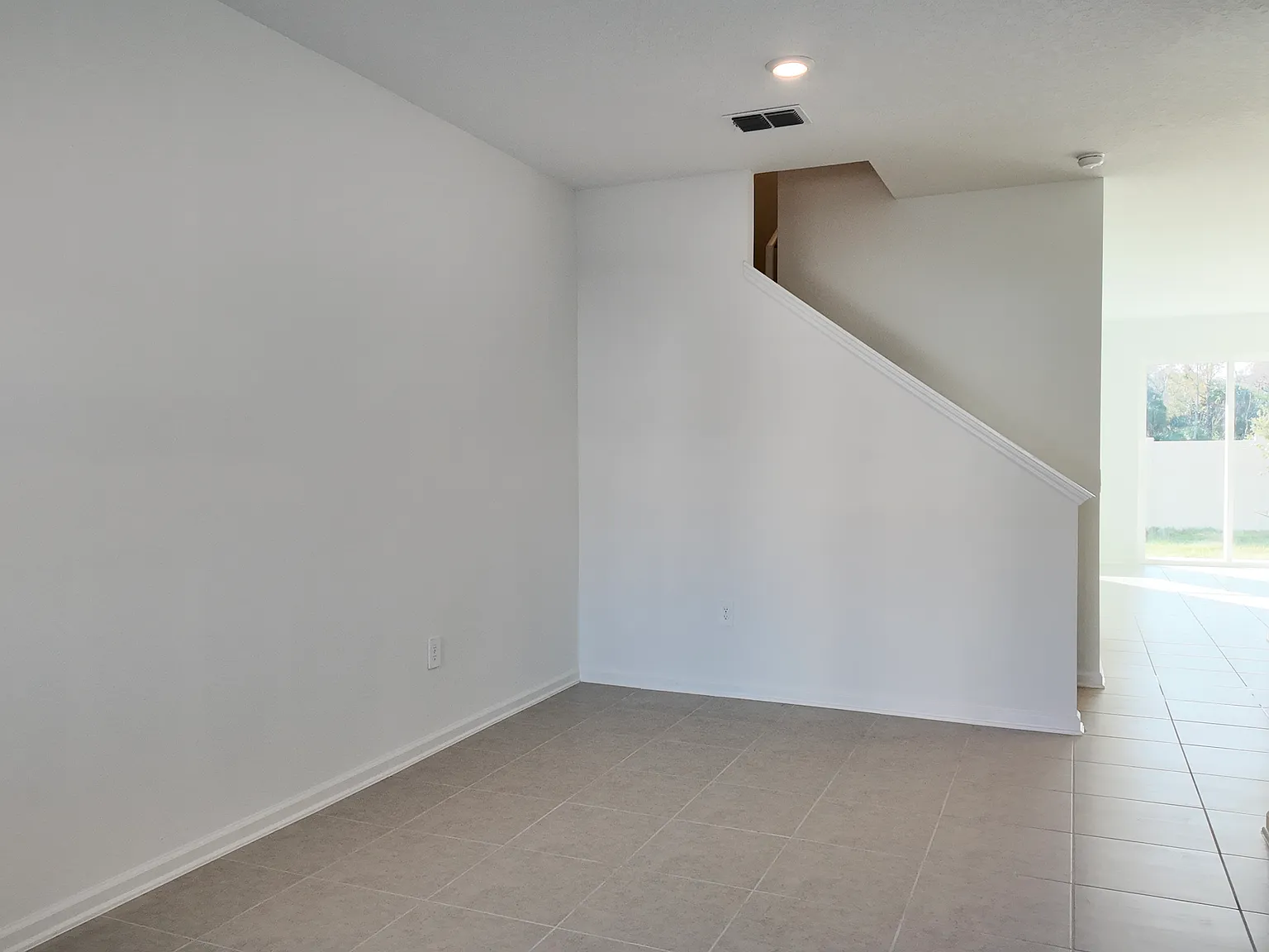 3 bed, 2.5 bath, 1834 sqft, $1,900 — Photo 2