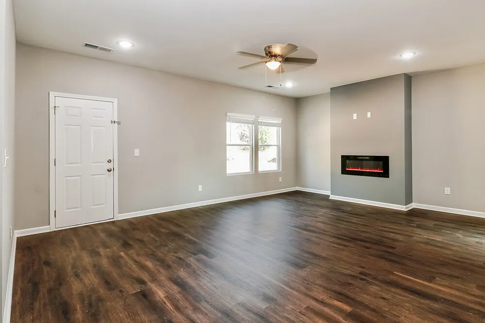 4 bed, 2.5 bath, 2481 sqft, $2,545 — Photo 4
