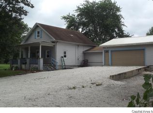 497 S Prospect St, Waverly, IL 62692