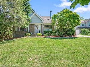 400 Woodland Hills Dr, Walled Lake, MI 48390