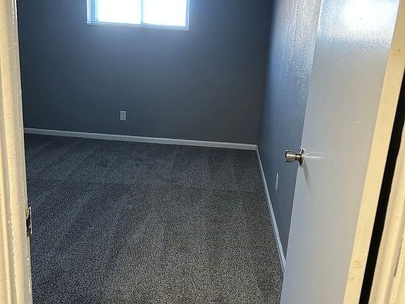 5th image of 1050 Forest Ct APT 2