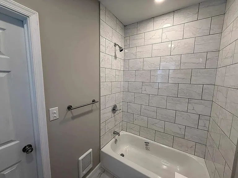 145 Farson St #1 — Photo 2