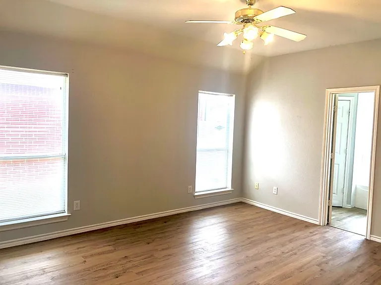 5617 Wellston Dr — Photo 14