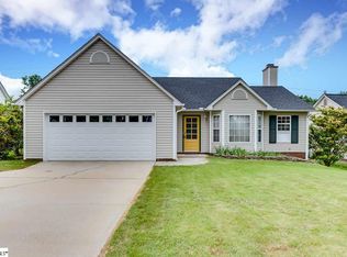 601 Riverside Chase Cir, Greer, SC 29650