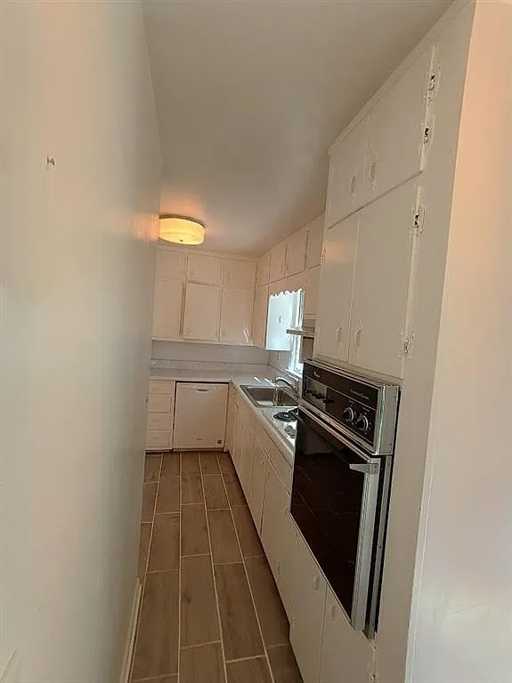 2 bed, 1.5 bath, 1092 sqft, $1,800 — Photo 3