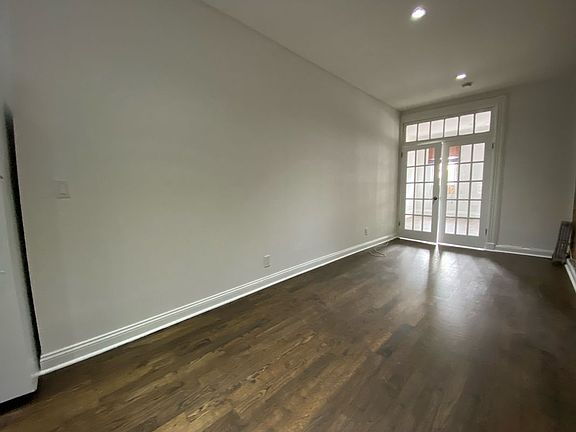 5th image of 726 Lorimer St Floor 3