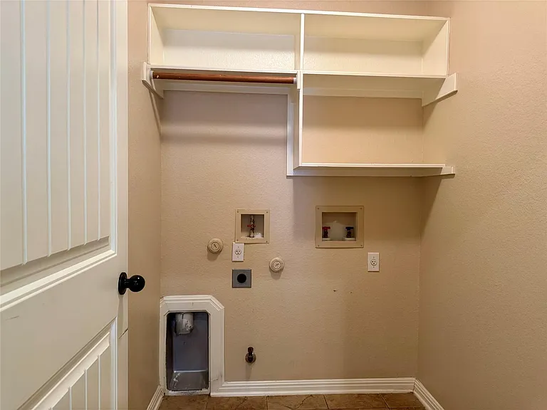 2112 Craig Patrick Way — Photo 21