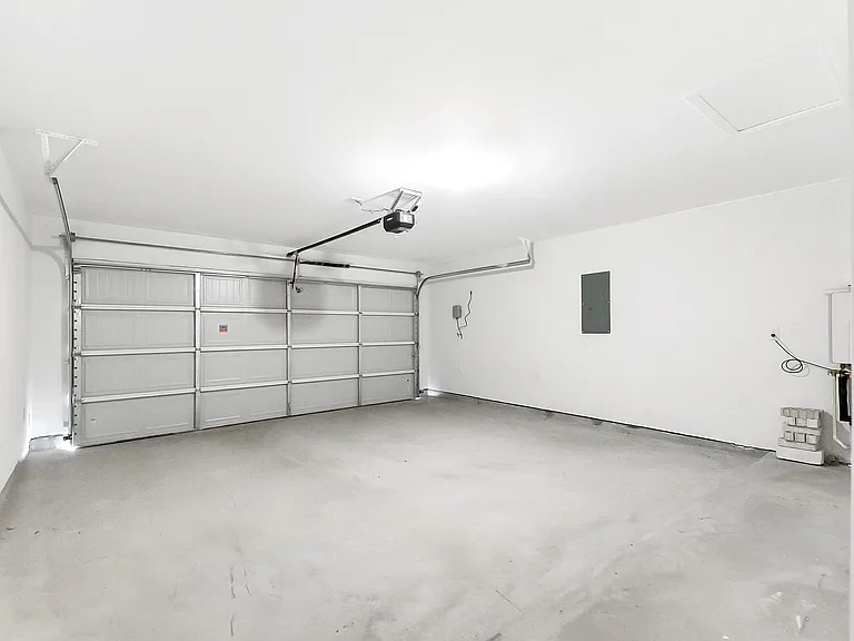 3710 Turnpike Dr — Photo 24
