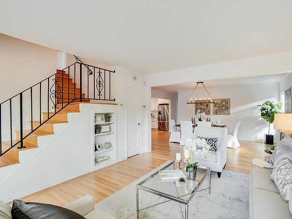 3rd image of 342 E Bellevue Ave