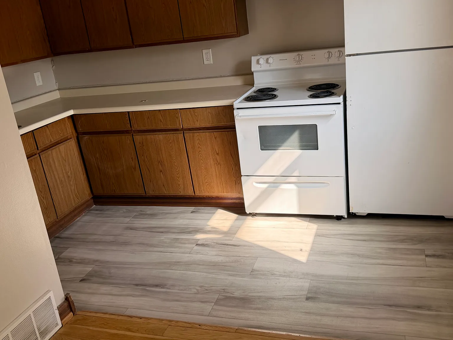340 E Archer Avenue — Photo 2