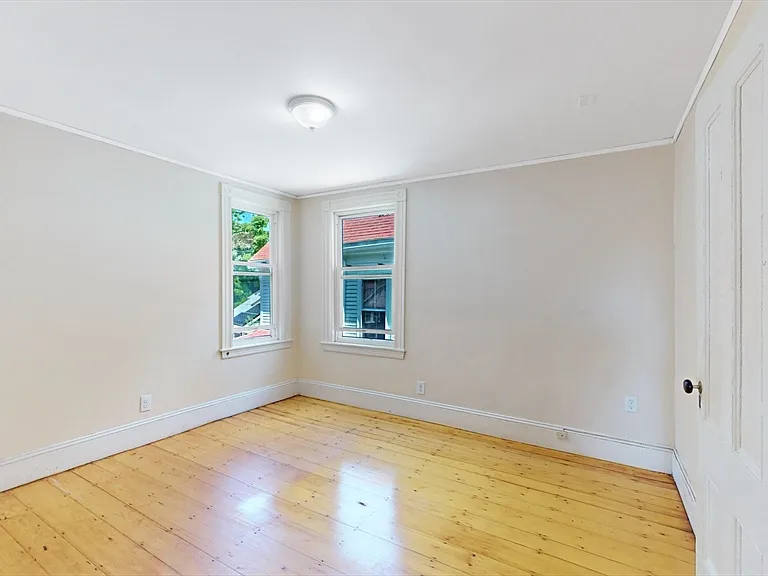 32 Thornton St #2 — Photo 10