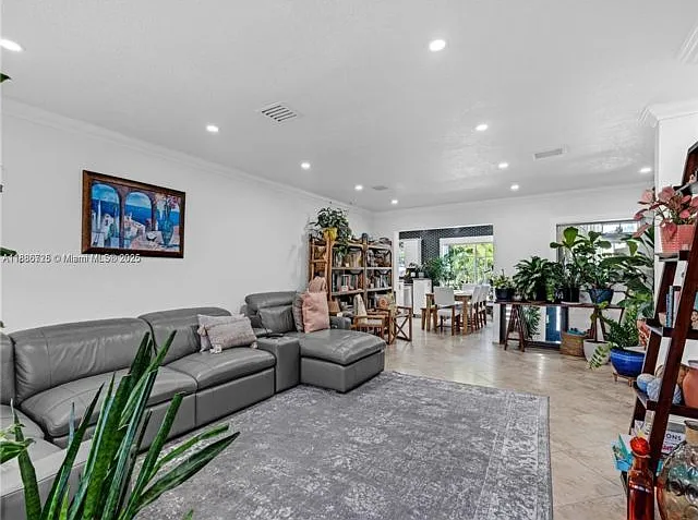 9901 SW 35th Ter — Photo 16