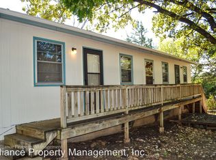 1826 Fort Riley Blvd APT A, Manhattan, KS 66502