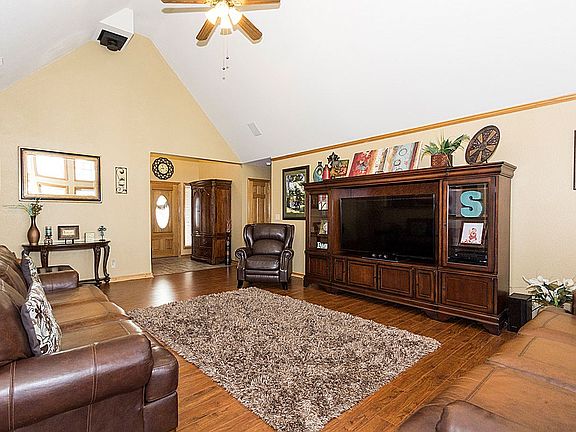 5th image of 7202 S 81st West Pl