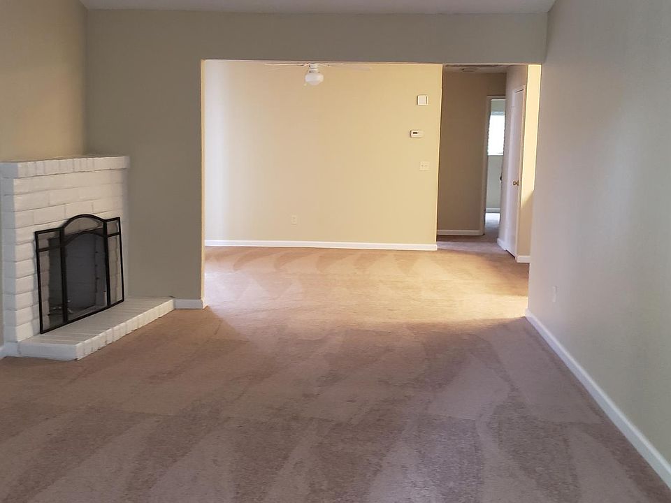 1st image of 8832 Valley Oak Dr