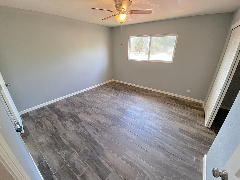 4424 Eleanor Way — Photo 15