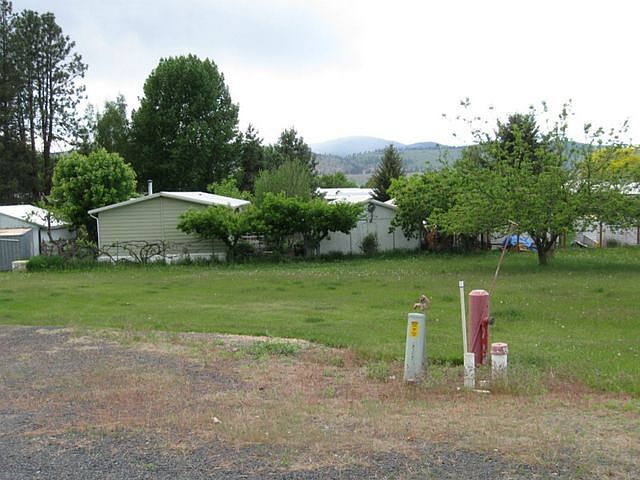 2nd image of 1215 Lakeview Cv