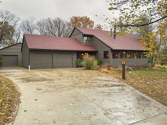 2nd image of 19742 Lakewood Dr