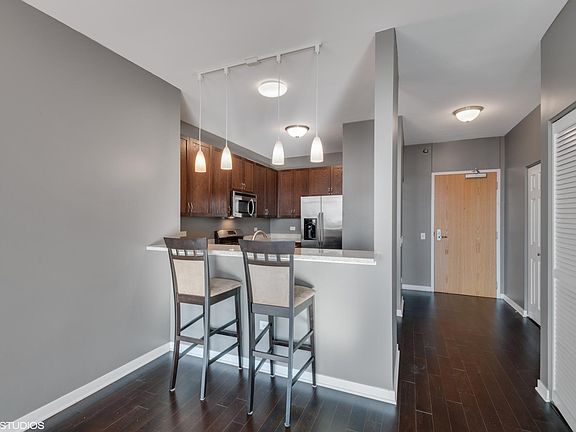 5th image of 757 N Orleans St #1410