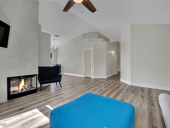 5th image of 7921 Thorne Pine Ave
