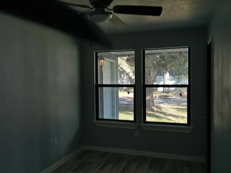 2102 Tulip St — Photo 11
