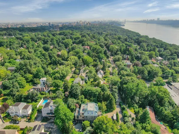 5440 Independence Avenue image 32 of 36