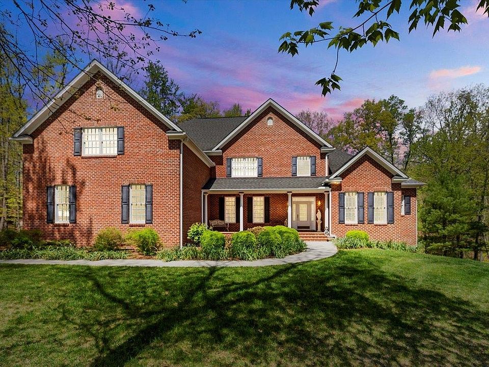 1st image of 901 Coalwood Way