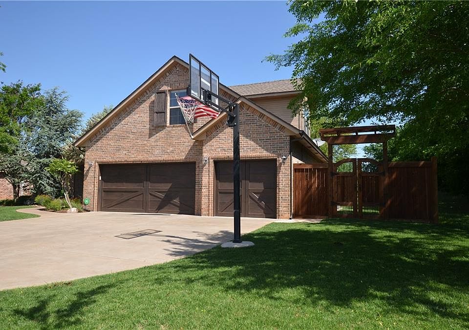 2nd image of 21460 Landmark Rd