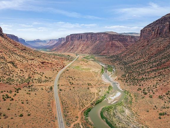 3rd image of 49510 Highway 141