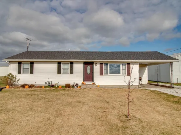 906 W Railroad St, Shipman, IL 62685