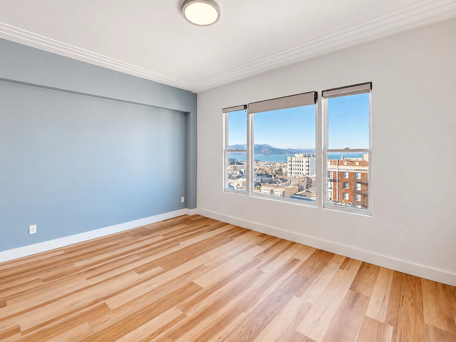 Remodeled 3BR/2BA with Beautiful Views, Island Kitchen & In-Unit Laundry — Photo 2