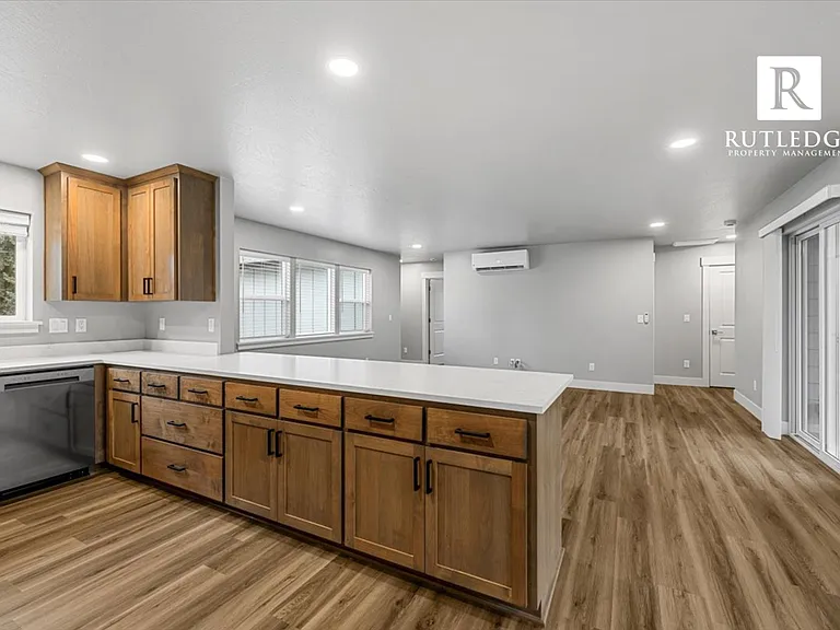 218 Academy Pl #2 — Photo 11