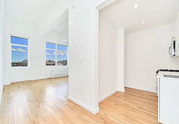 5th image of 53 Hope St APT 305